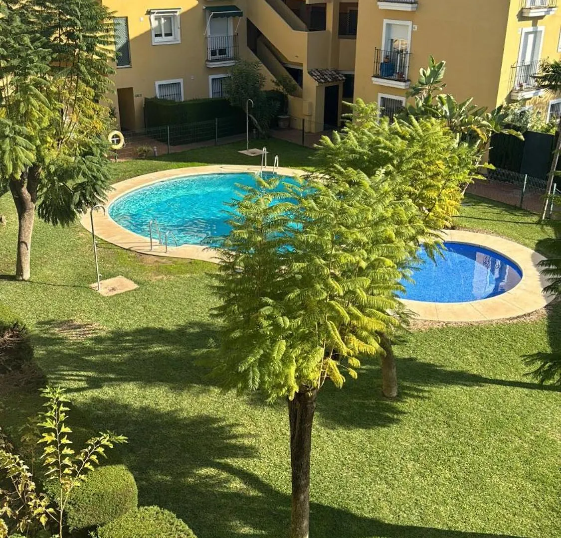 Cozy Room In Modern Shared Apartment In Atalaya, Spain エステポナ